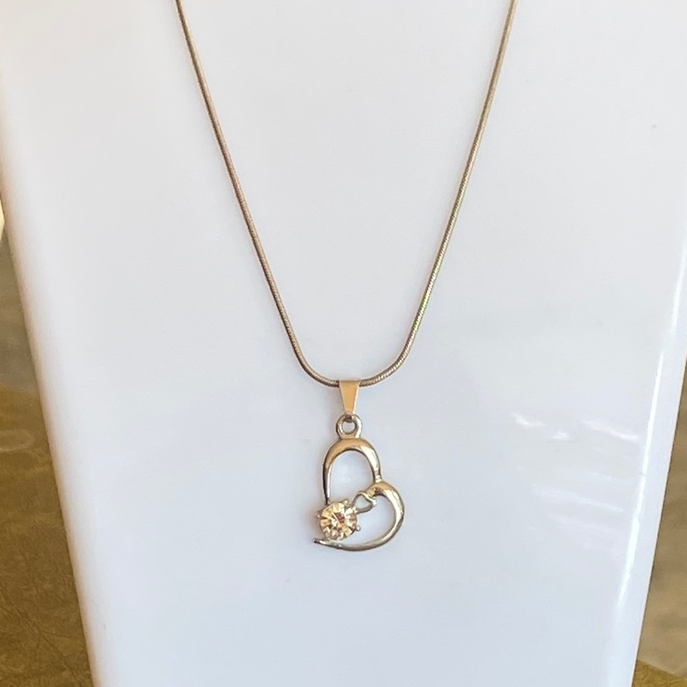 Vintage Silver Heart Pendant Necklace with Clear Stone